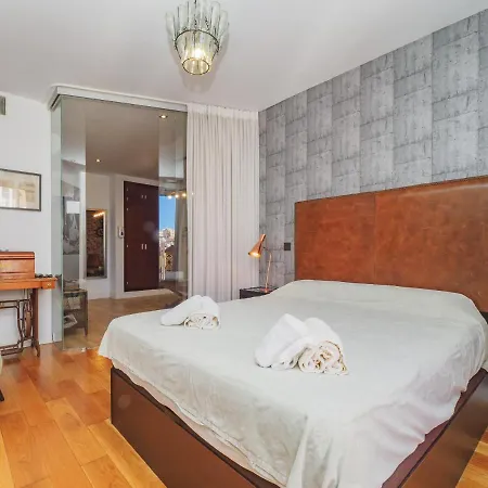 Apartment Cubo's 33 Carreteria 3b