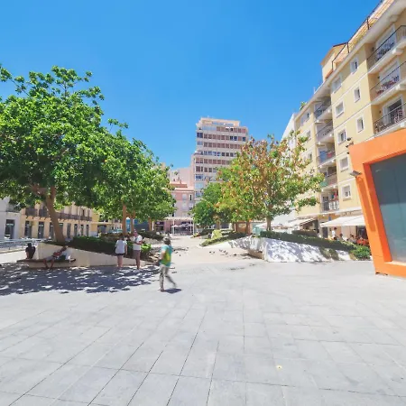 Apartment Cubo's 33 Carreteria 3b *