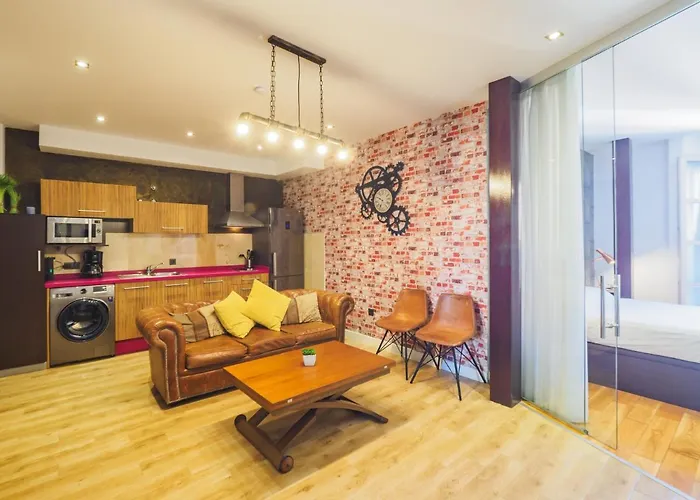 Cubo's 33 Carreteria 3b Appartement
